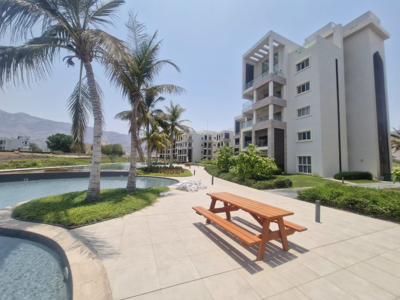 2 BR Wonderful Freehold Apartment in Jebel Sifa with Rooftop Terrace